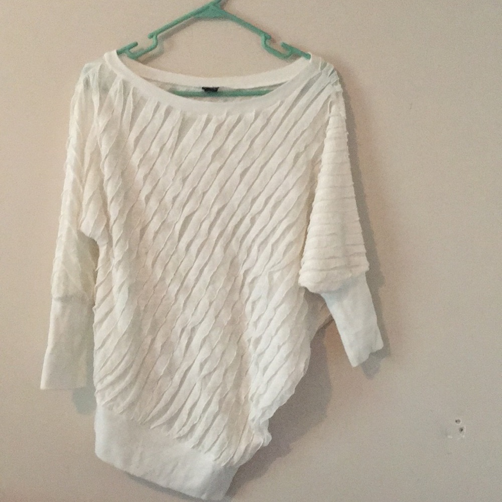 LeLe Style white blouse.